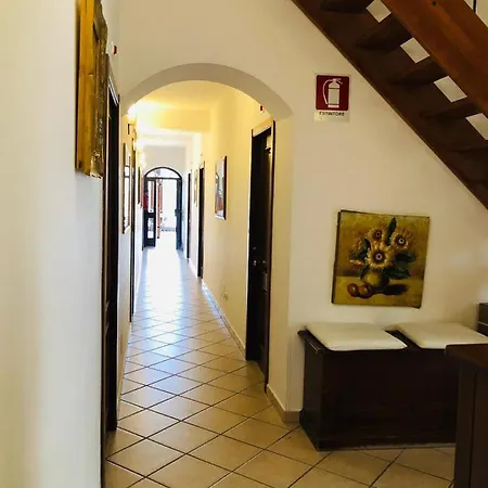 Santa Lucia Hotel 3*