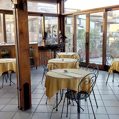 Santa Lucia Hotel 3*